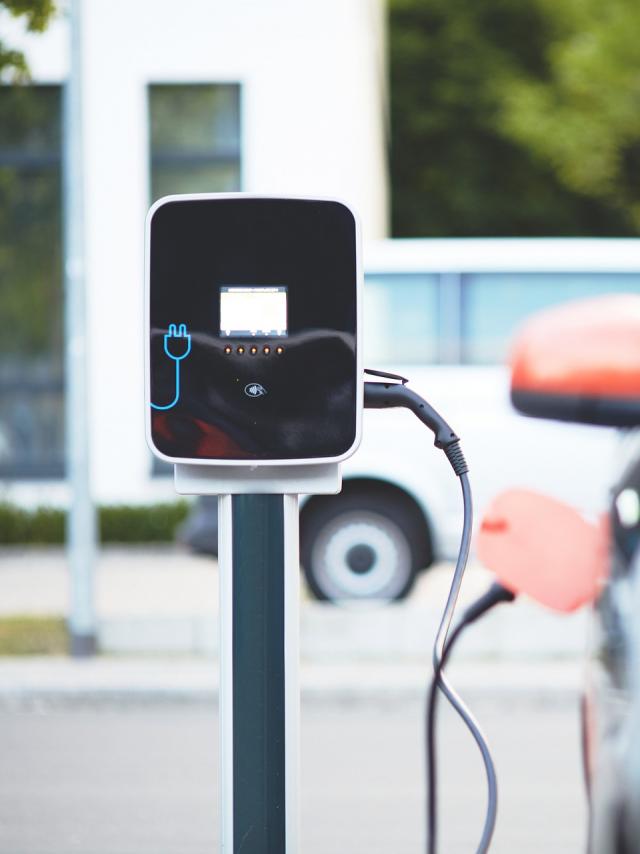 recharge-vehicule-electrique-grimaud.jpg
