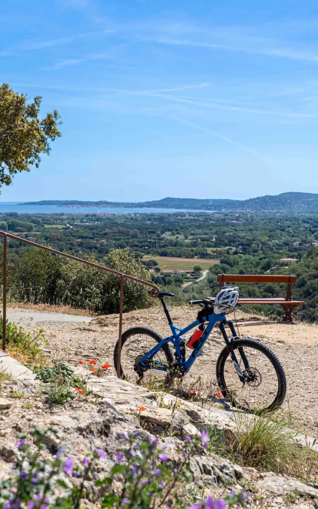 Faire Du Velo A Grimaud 11